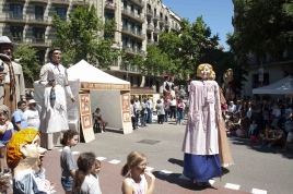 Éxito de asistencia a la Fira Modernista de Barcelona (281)