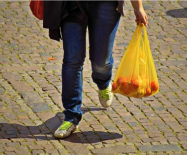 El 31 de marzo fue el último día para distribuir bolsas de plástico gratis en los comercios 